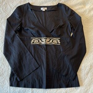 Ann Taylor Loft Black Split Neck Blouse w/Beige Embroidered Accent at Waist Sz 8